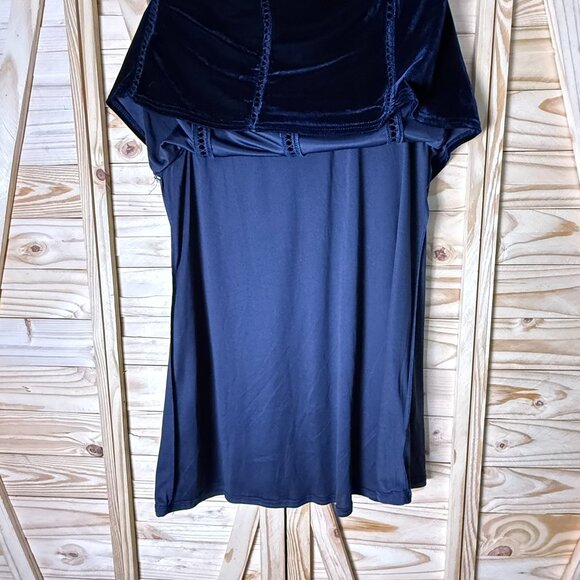 Extra Large, Blue Velvet and Lace, Lulu's Mini Cocktail Dress. - Picture 4 of 8